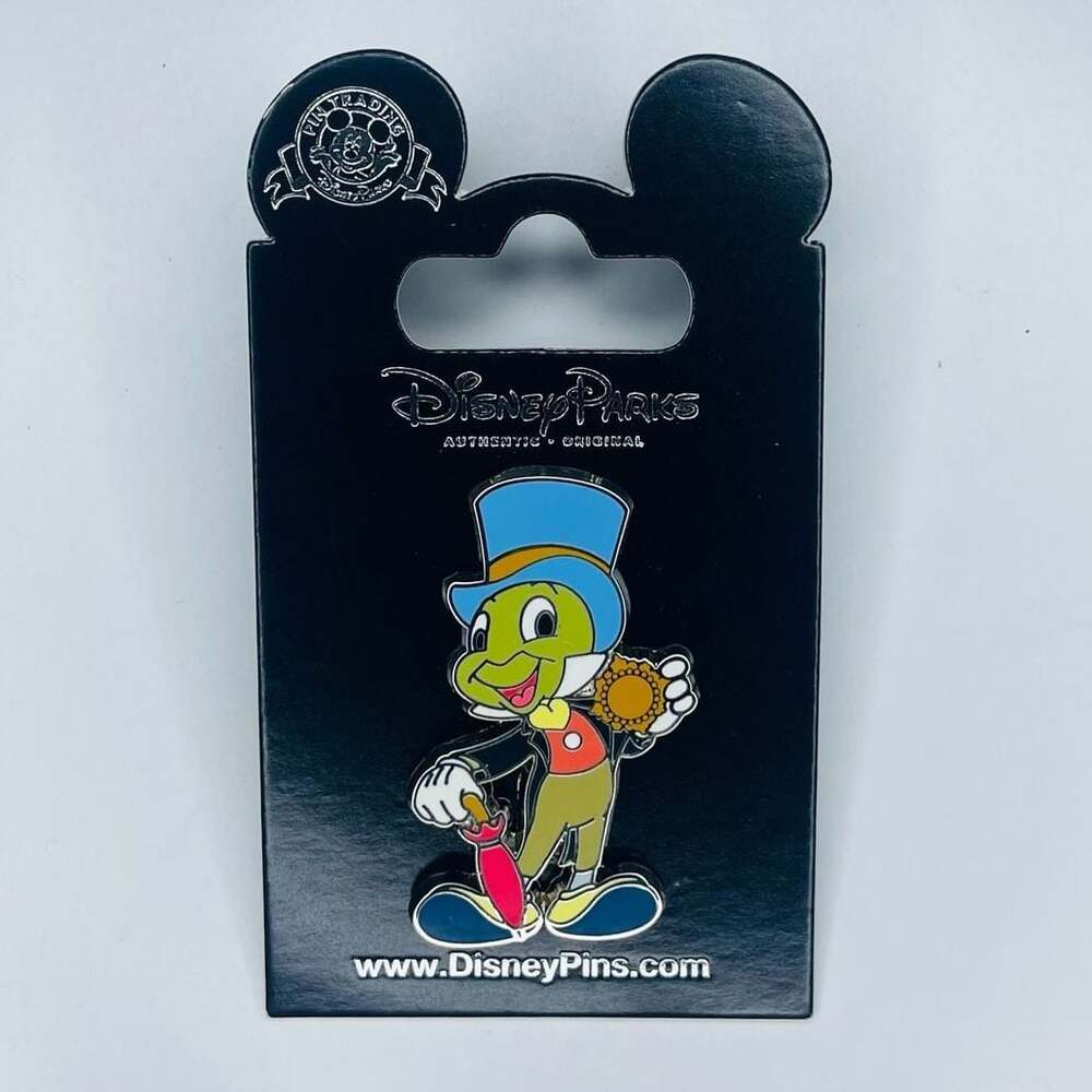 Disney‎ Parks Pinocchio Jiminy Cricket Holding Conscience Badge Trading Pin